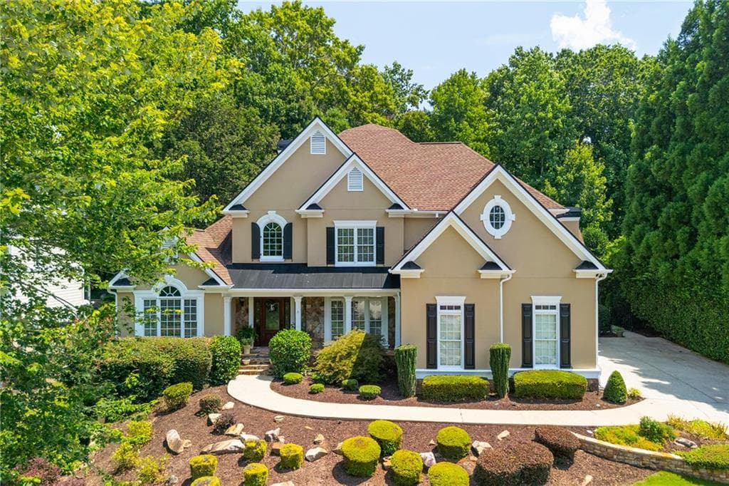5 bedroom, 6 bathroom, 7,617 sq ft single family residence for sale at 370 Majestic Cove, Milton, GA 30004 — photo 3