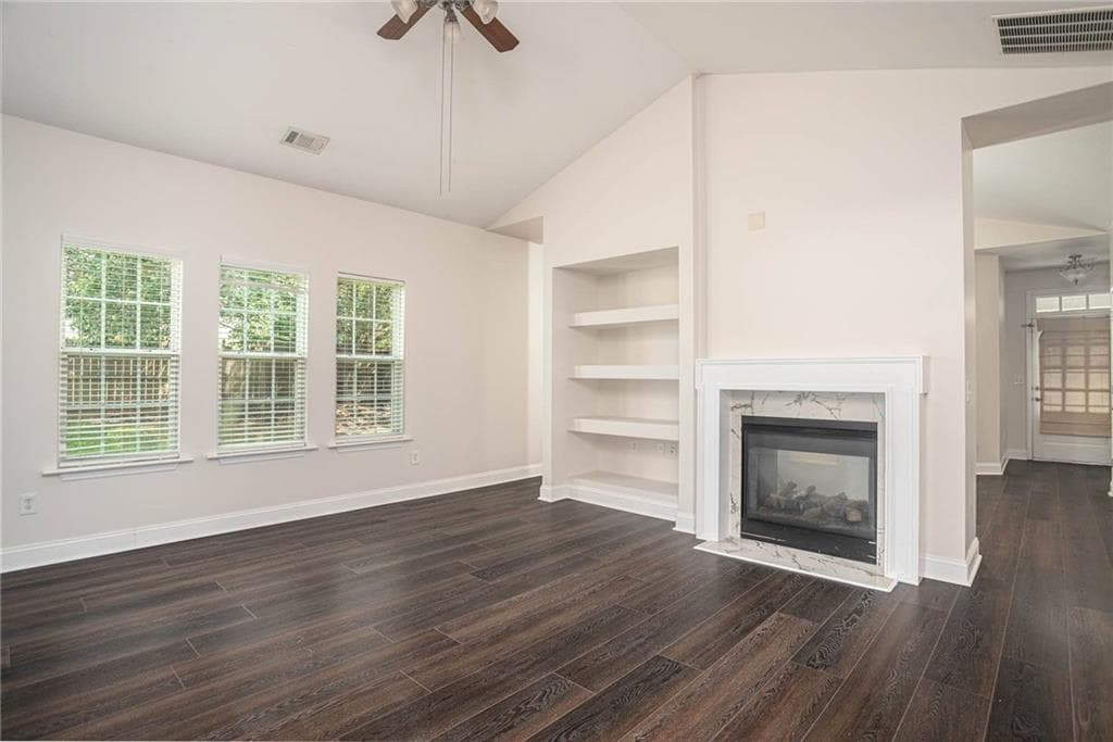 4 bedroom, 2 bathroom, 1,905 sq ft single family residence for sale at 282 Monarch Village Way, Stockbridge, GA 30281 — photo 4