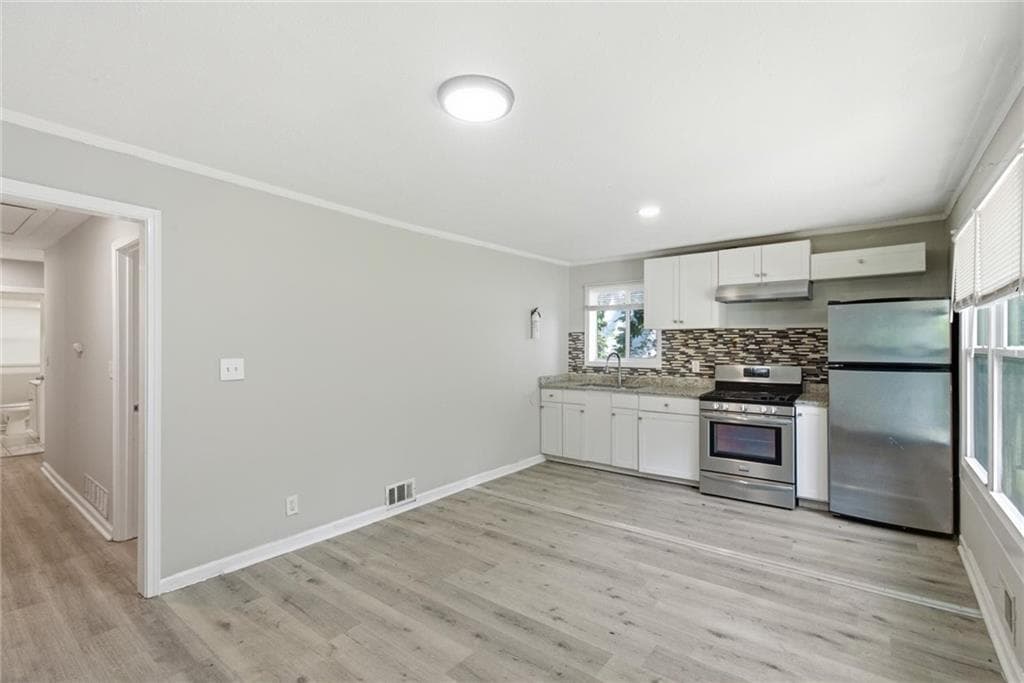 duplex under contract at 200 Meador Way, Atlanta, GA 30315 — photo 3