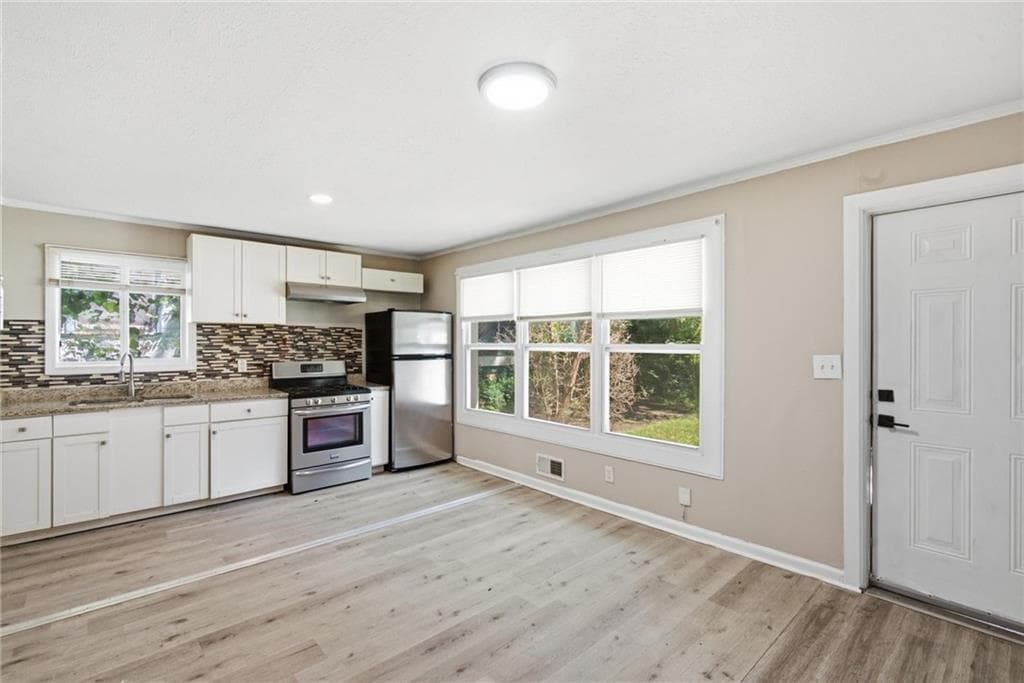 duplex under contract at 200 Meador Way, Atlanta, GA 30315 — photo 4