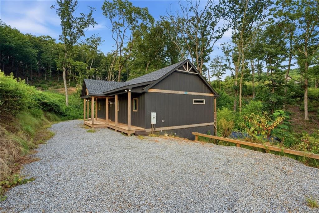 2 bedroom, 2 bathroom, 2,496 sq ft single family residence for sale at 782 High Summit Drive, Talking Rock, GA 30175 — photo 2