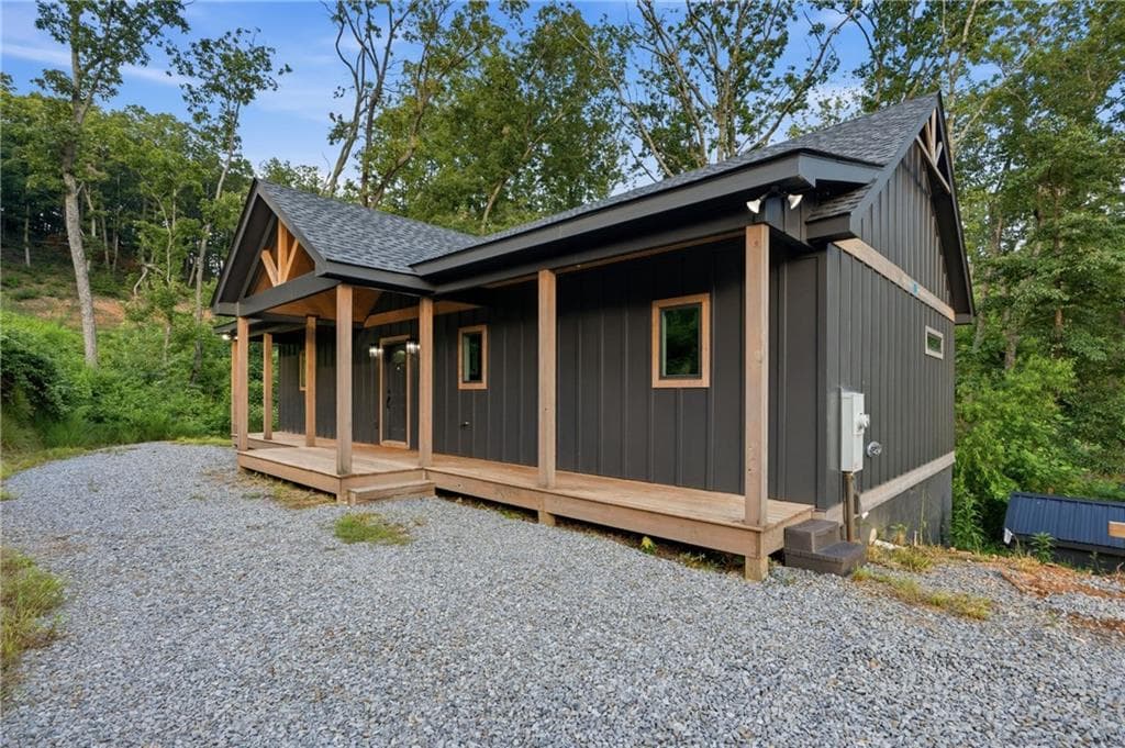 2 bedroom, 2 bathroom, 2,496 sq ft single family residence for sale at 782 High Summit Drive, Talking Rock, GA 30175 — photo 4