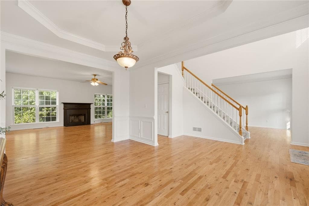 6 bedroom, 4 bathroom, 4,711 sq ft single family residence under contract at 3211 Seneca Farm Lane, Buford, GA 30519 — photo 7