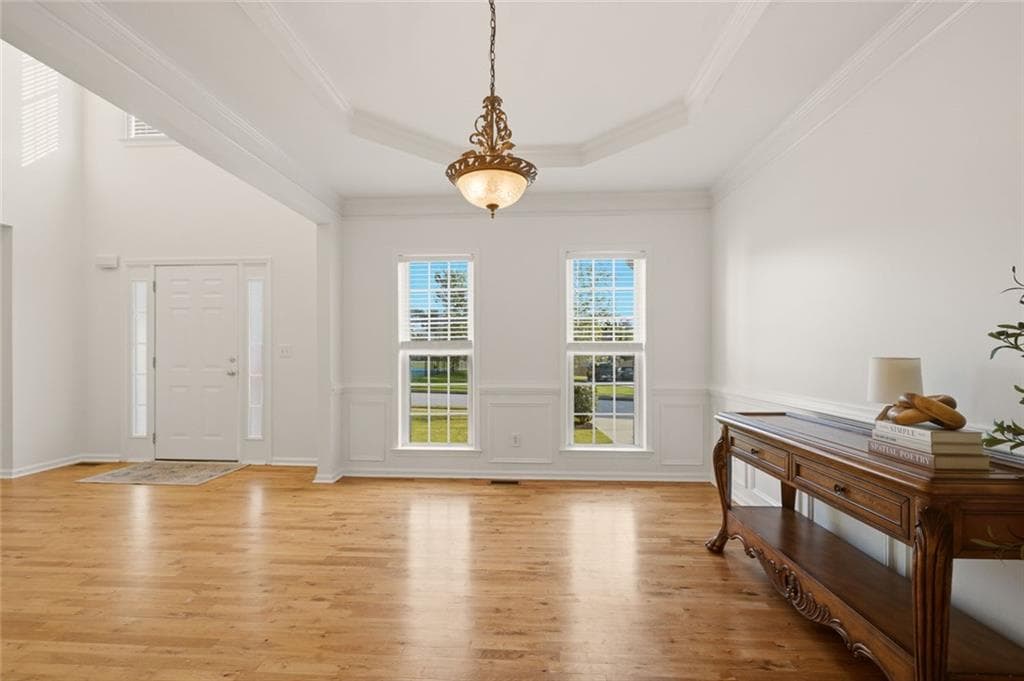6 bedroom, 4 bathroom, 4,711 sq ft single family residence under contract at 3211 Seneca Farm Lane, Buford, GA 30519 — photo 8