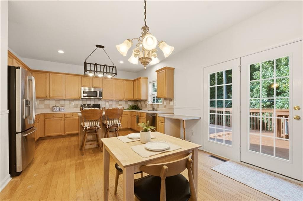 6 bedroom, 4 bathroom, 4,711 sq ft single family residence under contract at 3211 Seneca Farm Lane, Buford, GA 30519 — photo 10