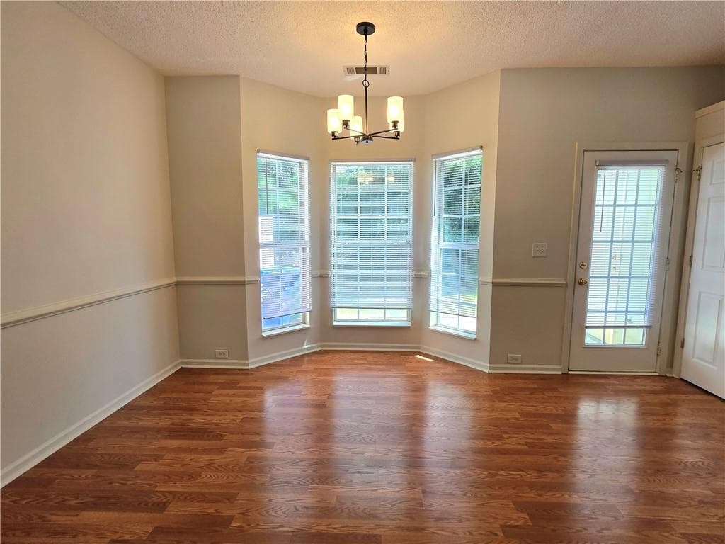 2 bedroom, 3 bathroom, 1,492 sq ft townhouse under contract at 2846 Parkway Close, Lithonia, GA 30058 — photo 9