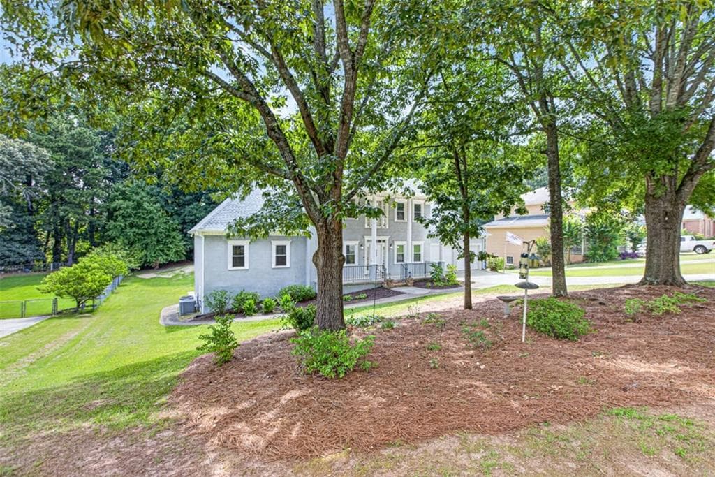 5 bedroom, 4 bathroom, 3,332 sq ft single family residence under contract at 2058 Lakewood Circle, Grayson, GA 30017 — photo 3