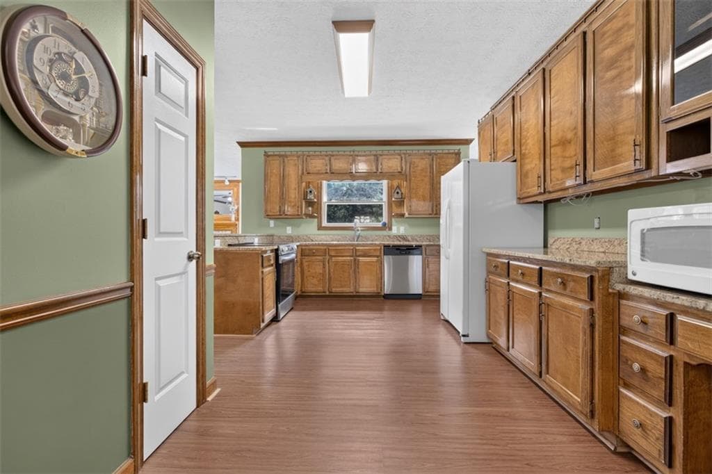 5 bedroom, 4 bathroom, 3,332 sq ft single family residence under contract at 2058 Lakewood Circle, Grayson, GA 30017 — photo 10