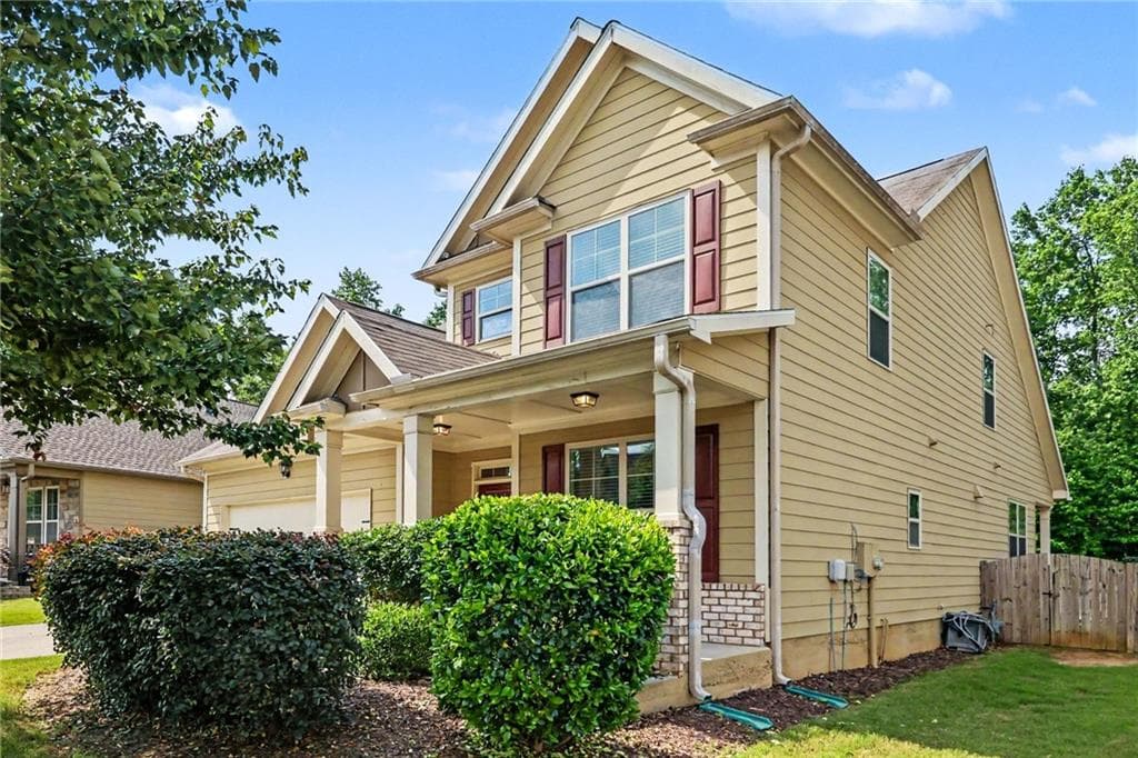 4 bedroom, 4 bathroom, 2,708 sq ft single family residence for rent at 5985 Carruth Lake Drive, Cumming, GA 30028 for $2,495 a month — photo 2