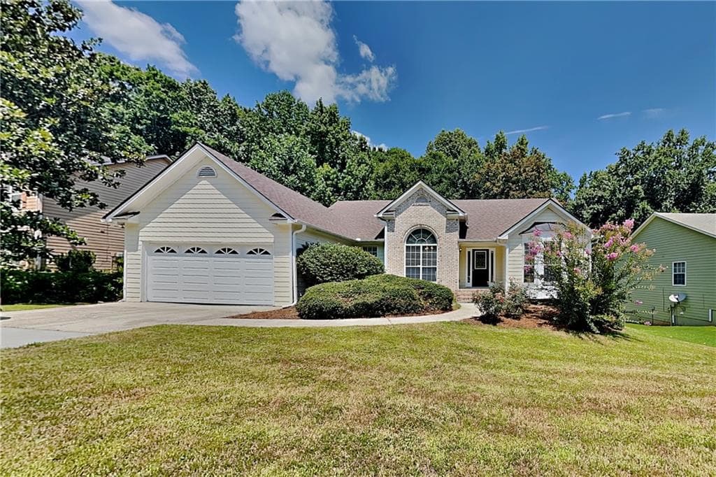 3 bedroom, 2 bathroom, 2,008 sq ft single family residence for rent at 1874 Manor Oak Lane, Buford, GA 30519 for $2,200 a month — photo 1 of 18