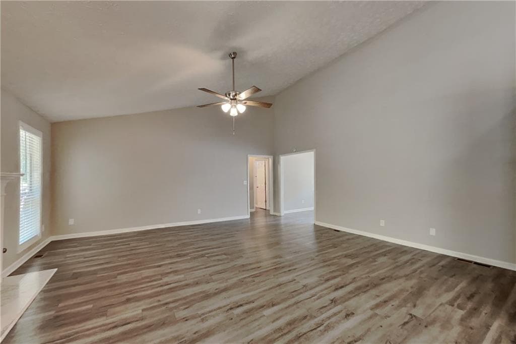 3 bedroom, 2 bathroom, 2,008 sq ft single family residence for rent at 1874 Manor Oak Lane, Buford, GA 30519 for $2,200 a month — photo 3