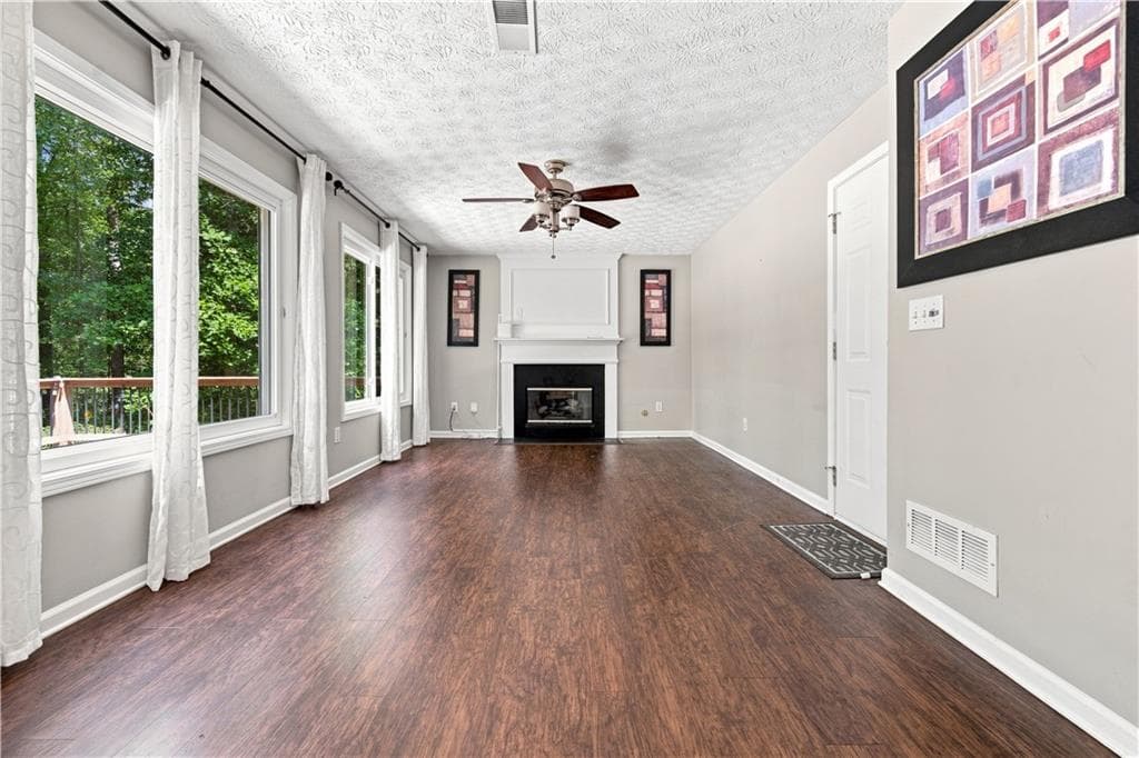 4 bedroom, 4 bathroom, 2,082 sq ft single family residence for sale at 1603 Eagle Drive, Woodstock, GA 30189 — photo 3