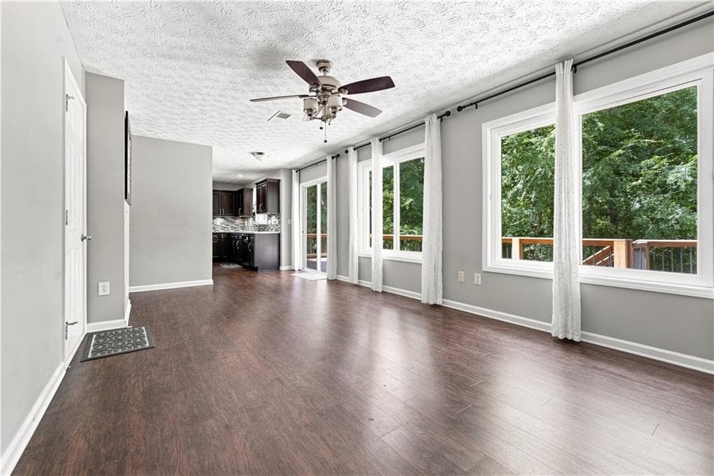 4 bedroom, 4 bathroom, 2,082 sq ft single family residence for sale at 1603 Eagle Drive, Woodstock, GA 30189 — photo 4