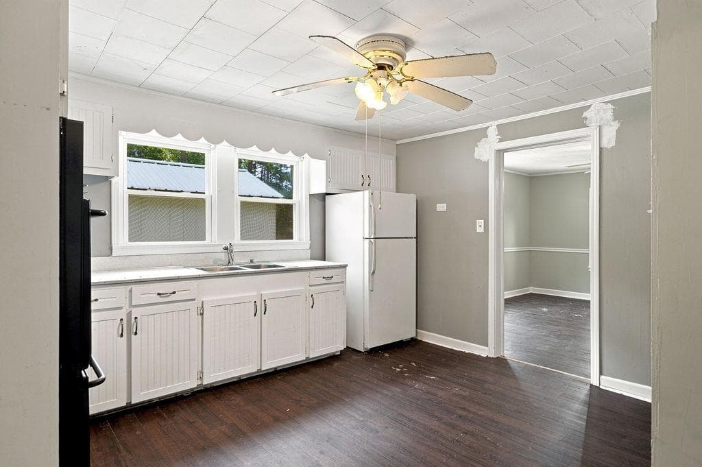 2 bedroom, 1 bathroom, 1,086 sq ft single family residence under contract at 244 Pleasant Valley Road, Silver Creek, GA 30173 — photo 6
