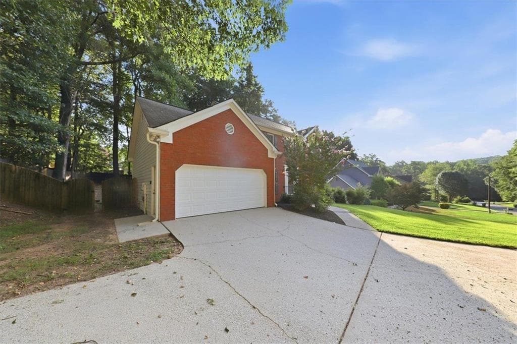 4 bedroom, 3 bathroom, 2,011 sq ft single family residence for sale at 245 St Martins Drive, Mableton, GA 30126 — photo 2