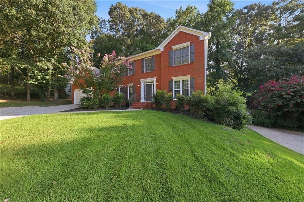 4 bedroom, 3 bathroom, 2,011 sq ft single family residence for sale at 245 St Martins Drive, Mableton, GA 30126 — photo 3