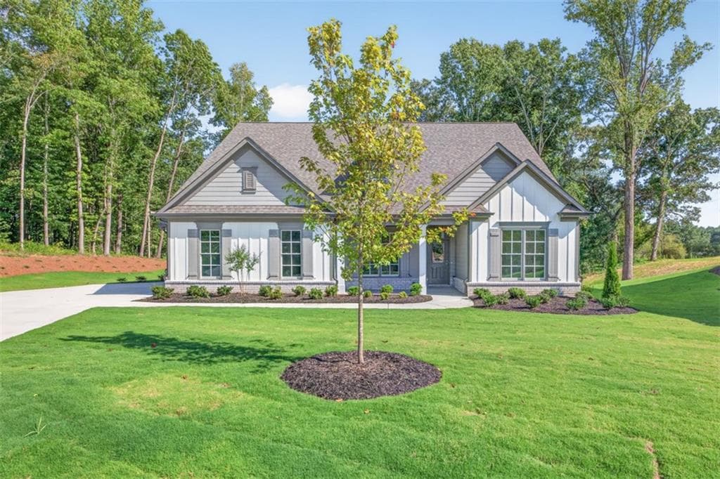 4 bedroom, 3 bathroom, 2,542 sq ft single family residence for sale at 4767 E Reed Road, Gainesville, GA 30507 — photo 3