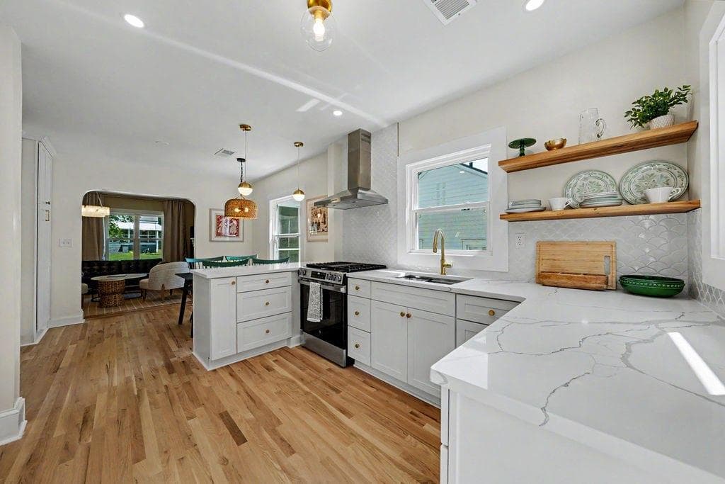 2 bedroom, 1 bathroom, 936 sq ft single family residence for sale at 804 Berkeley Avenue, Atlanta, GA 30318 — photo 6