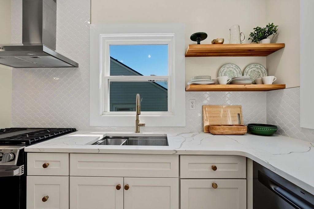 2 bedroom, 1 bathroom, 936 sq ft single family residence for sale at 804 Berkeley Avenue, Atlanta, GA 30318 — photo 7