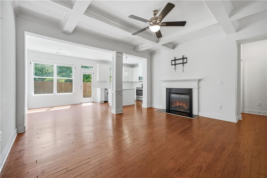 3 bedroom, 3 bathroom, 2,136 sq ft townhouse for sale at 5825 Radford Loop, Fairburn, GA 30213 — photo 6