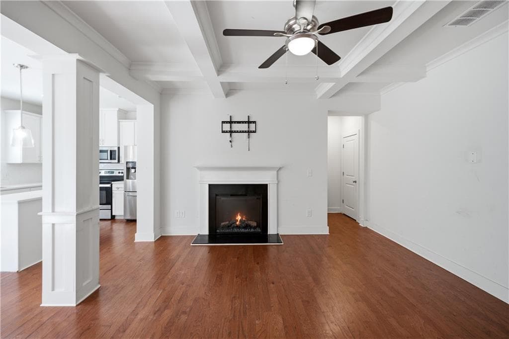 3 bedroom, 3 bathroom, 2,136 sq ft townhouse for sale at 5825 Radford Loop, Fairburn, GA 30213 — photo 7