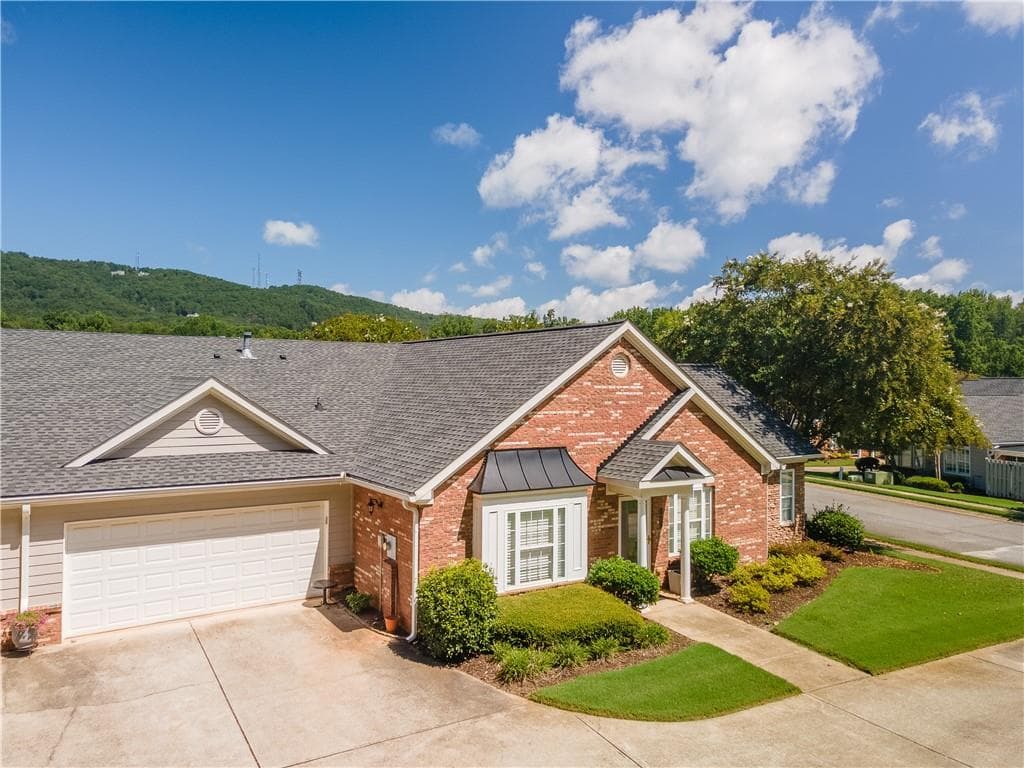 2 bedroom, 2 bathroom, 1,480 sq ft condominium for sale at 1006 Somerton Place, Cumming, GA 30040 — photo 1 of 58