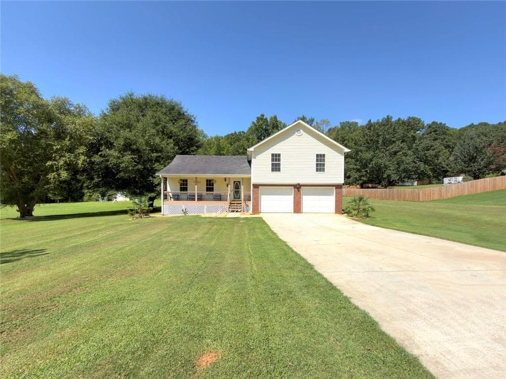 3 bedroom, 3 bathroom, 1,990 sq ft single family residence for sale at 368 Cattlemans Circle Circle, Mcdonough, GA 30252 — photo 3