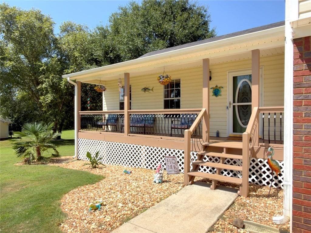 3 bedroom, 3 bathroom, 1,990 sq ft single family residence for sale at 368 Cattlemans Circle Circle, Mcdonough, GA 30252 — photo 10