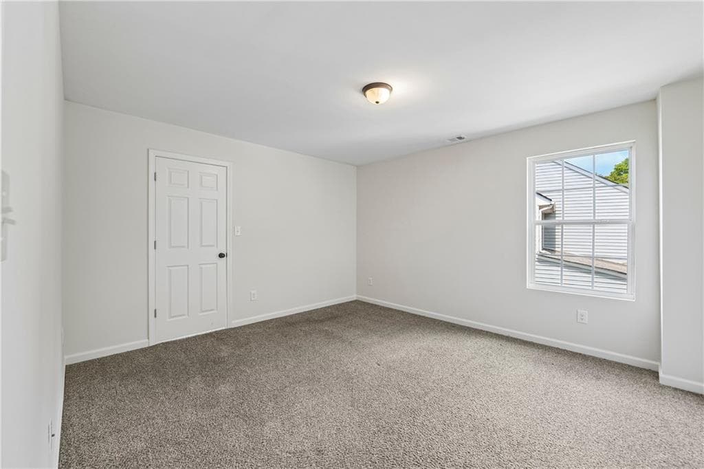 4 bedroom, 2 bathroom, 1,693 sq ft single family residence for sale at 2112 Rosemary Way, Gainesville, GA 30507 — photo 4