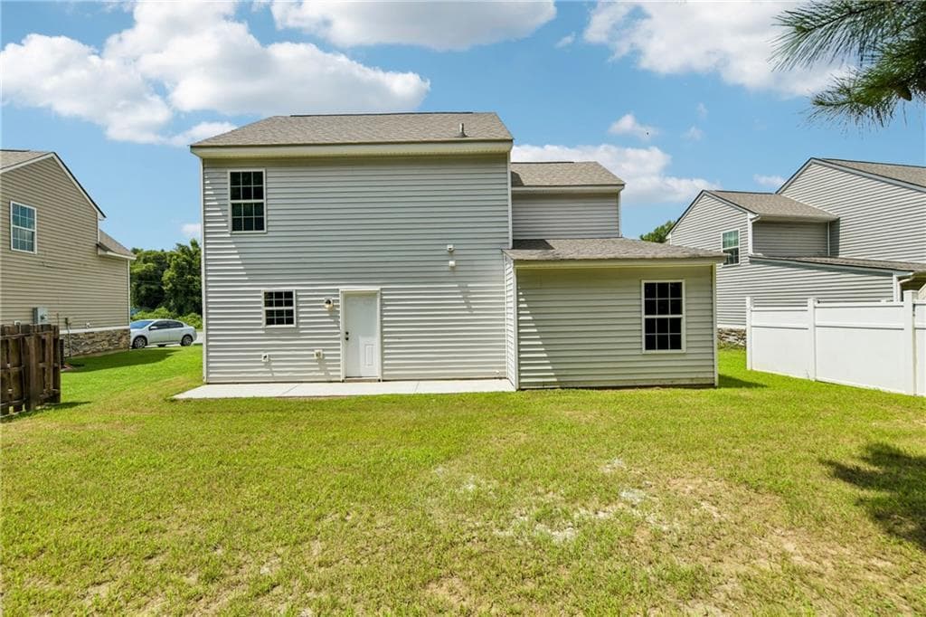 4 bedroom, 2 bathroom, 1,693 sq ft single family residence for sale at 2112 Rosemary Way, Gainesville, GA 30507 — photo 6