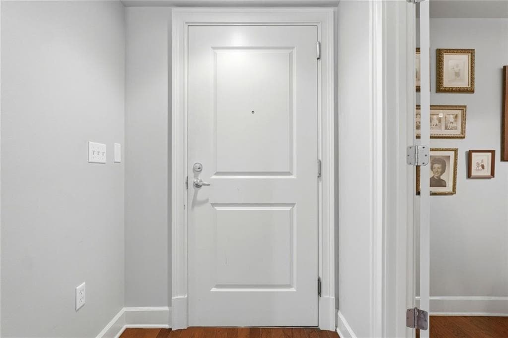 2 bedroom, 3 bathroom, 1,500 sq ft condominium for sale at 200 River Vista Drive 317, Atlanta, GA 30339 — photo 3
