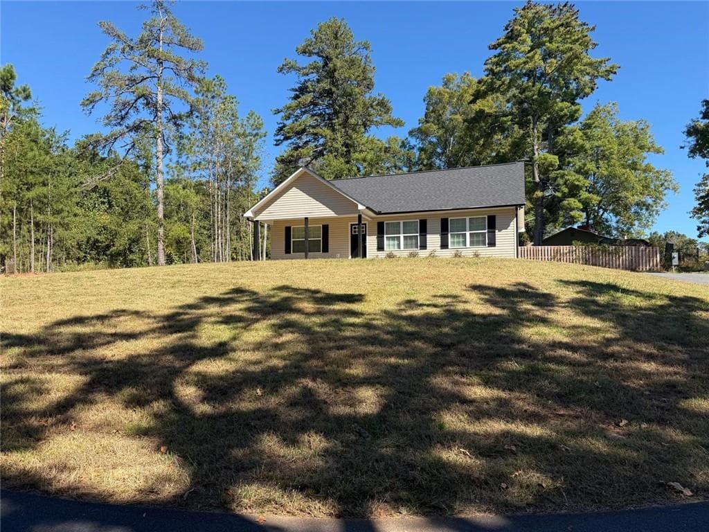 3 bedroom, 2 bathroom, 1,178 sq ft single family residence for rent at 635 Ben Higgins Road, Dahlonega, GA 30533 for $1,950 a month — photo 3