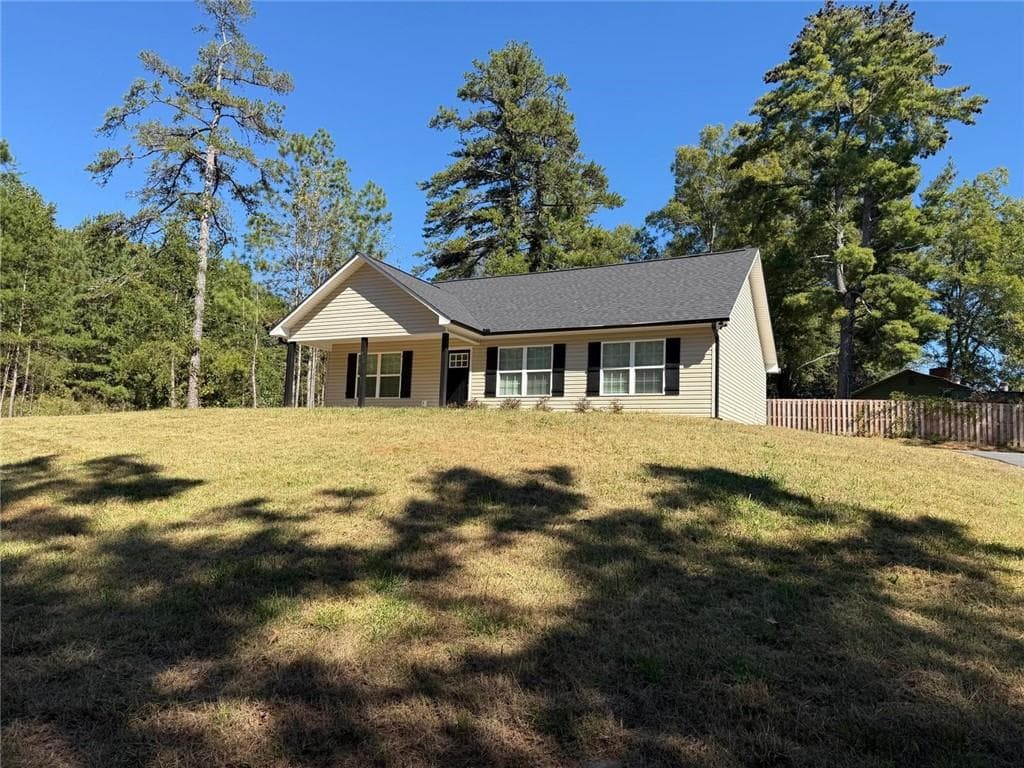 3 bedroom, 2 bathroom, 1,178 sq ft single family residence for rent at 635 Ben Higgins Road, Dahlonega, GA 30533 for $1,950 a month — photo 4