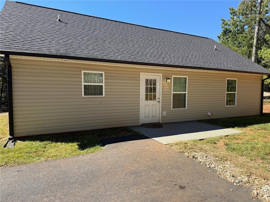 3 bedroom, 2 bathroom, 1,178 sq ft single family residence for rent at 635 Ben Higgins Road, Dahlonega, GA 30533 for $1,950 a month — photo 6