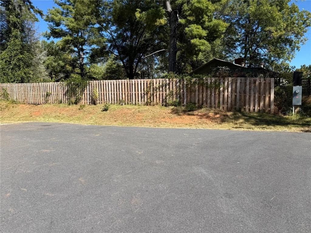 3 bedroom, 2 bathroom, 1,178 sq ft single family residence for rent at 635 Ben Higgins Road, Dahlonega, GA 30533 for $1,950 a month — photo 9