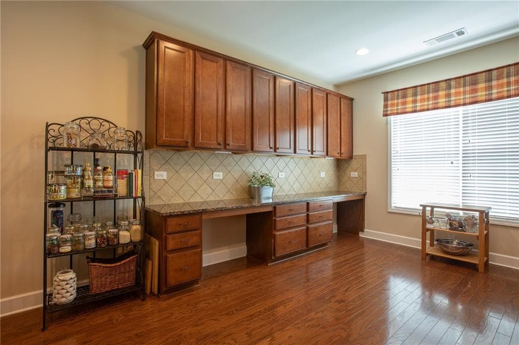 2 bedroom, 2 bathroom, 1,923 sq ft single family residence for sale at 3688 Majestic Oak Drive, Gainesville, GA 30504 — photo 3