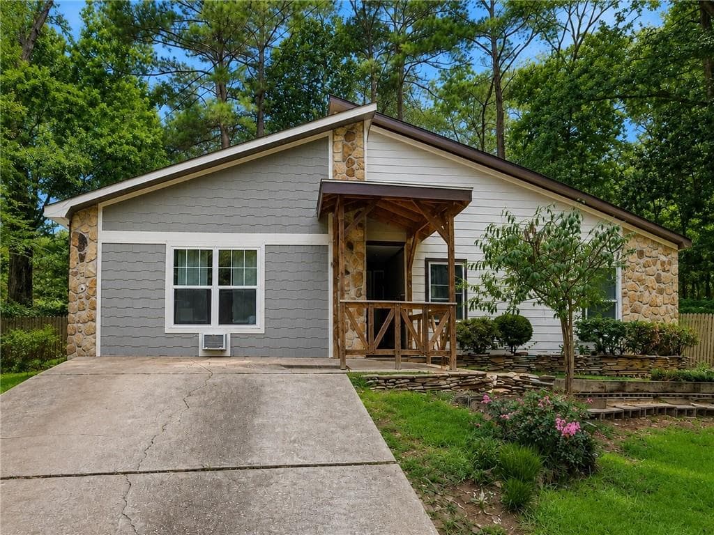 4 bedroom, 2 bathroom, 1,507 sq ft single family residence under contract at 5333 Granery Circle, Norcross, GA 30093