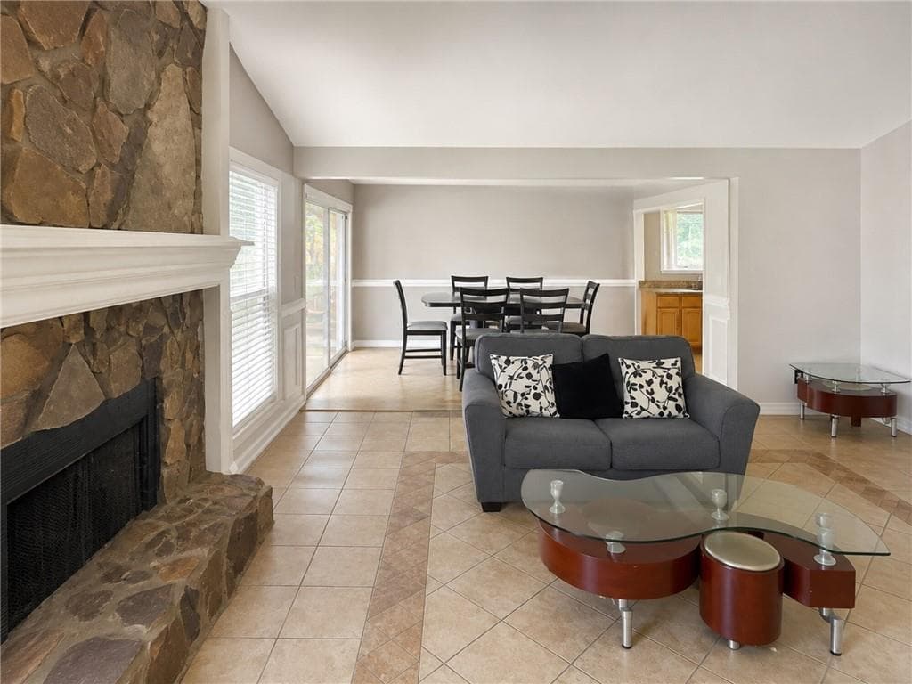 4 bedroom, 2 bathroom, 1,507 sq ft single family residence under contract at 5333 Granery Circle, Norcross, GA 30093 — photo 2