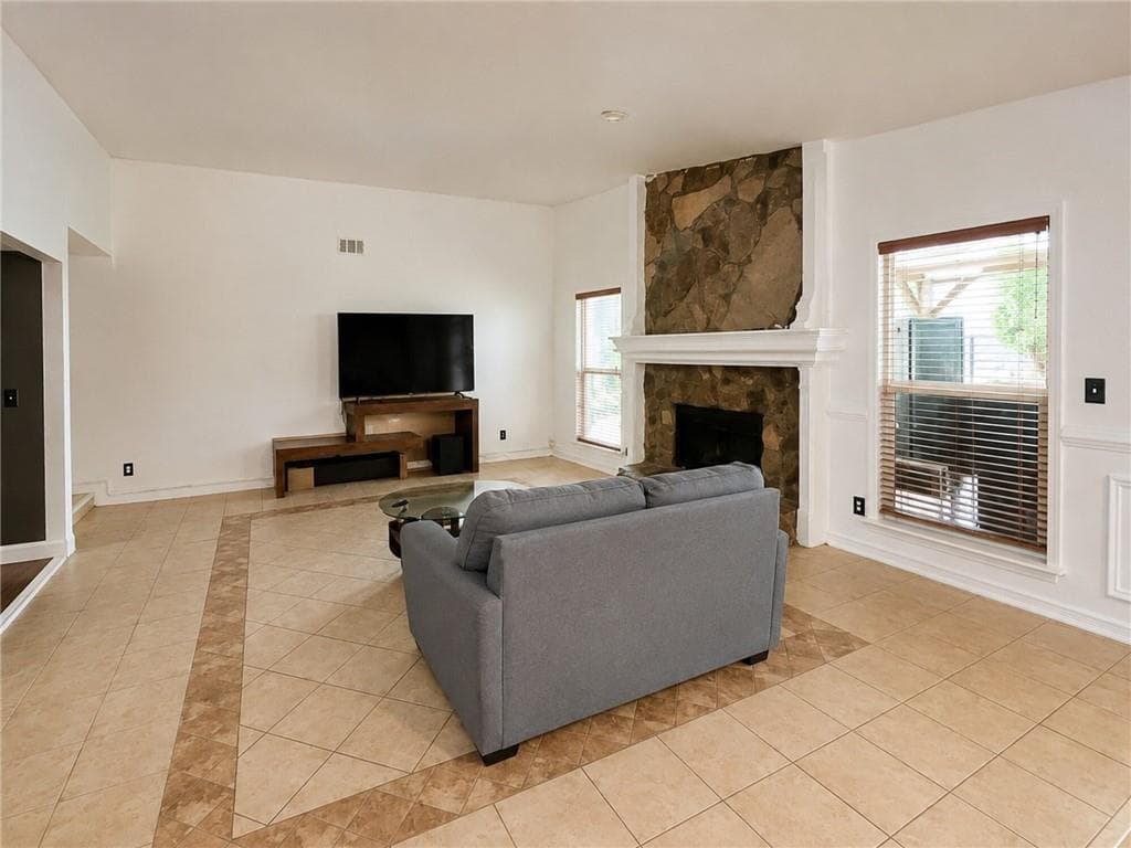 4 bedroom, 2 bathroom, 1,507 sq ft single family residence under contract at 5333 Granery Circle, Norcross, GA 30093 — photo 3