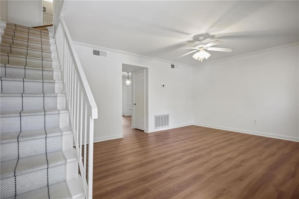2 bedroom, 2 bathroom, 1,100 sq ft townhouse for sale at 122 Woodmere Square, Atlanta, GA 30327 — photo 8