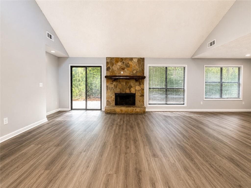 3 bedroom, 2 bathroom, 1,681 sq ft single family residence for rent at 4798 Kings Crossing Drive, Kennesaw, GA 30144 for $2,100 a month — photo 2