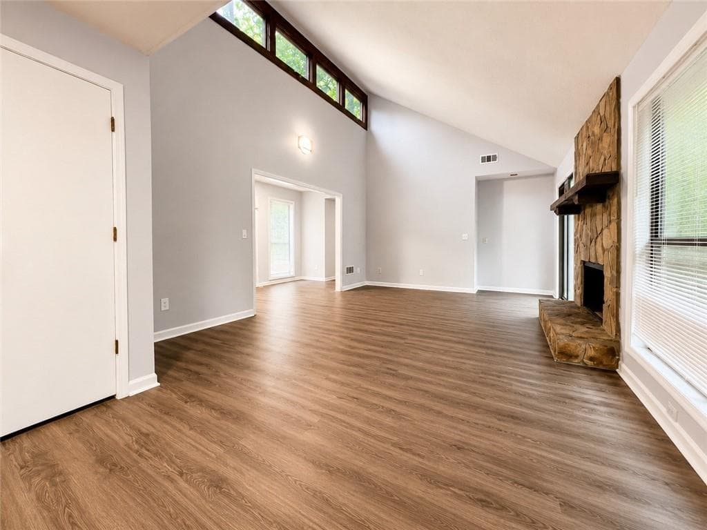 3 bedroom, 2 bathroom, 1,681 sq ft single family residence for rent at 4798 Kings Crossing Drive, Kennesaw, GA 30144 for $2,100 a month — photo 3