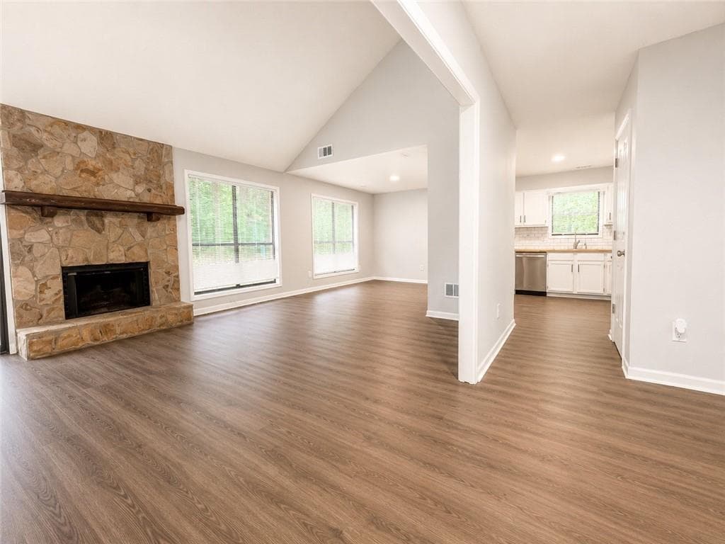 3 bedroom, 2 bathroom, 1,681 sq ft single family residence for rent at 4798 Kings Crossing Drive, Kennesaw, GA 30144 for $2,100 a month — photo 4
