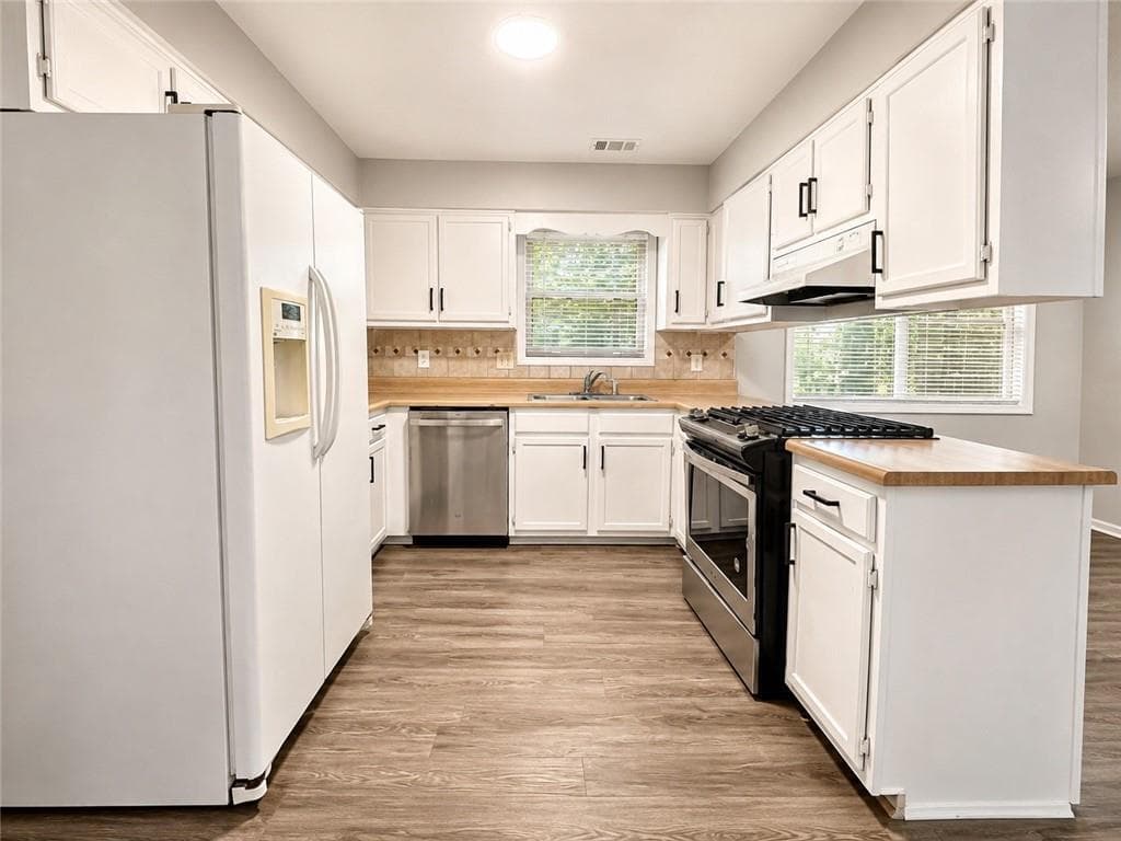 3 bedroom, 2 bathroom, 1,681 sq ft single family residence for rent at 4798 Kings Crossing Drive, Kennesaw, GA 30144 for $2,100 a month — photo 5