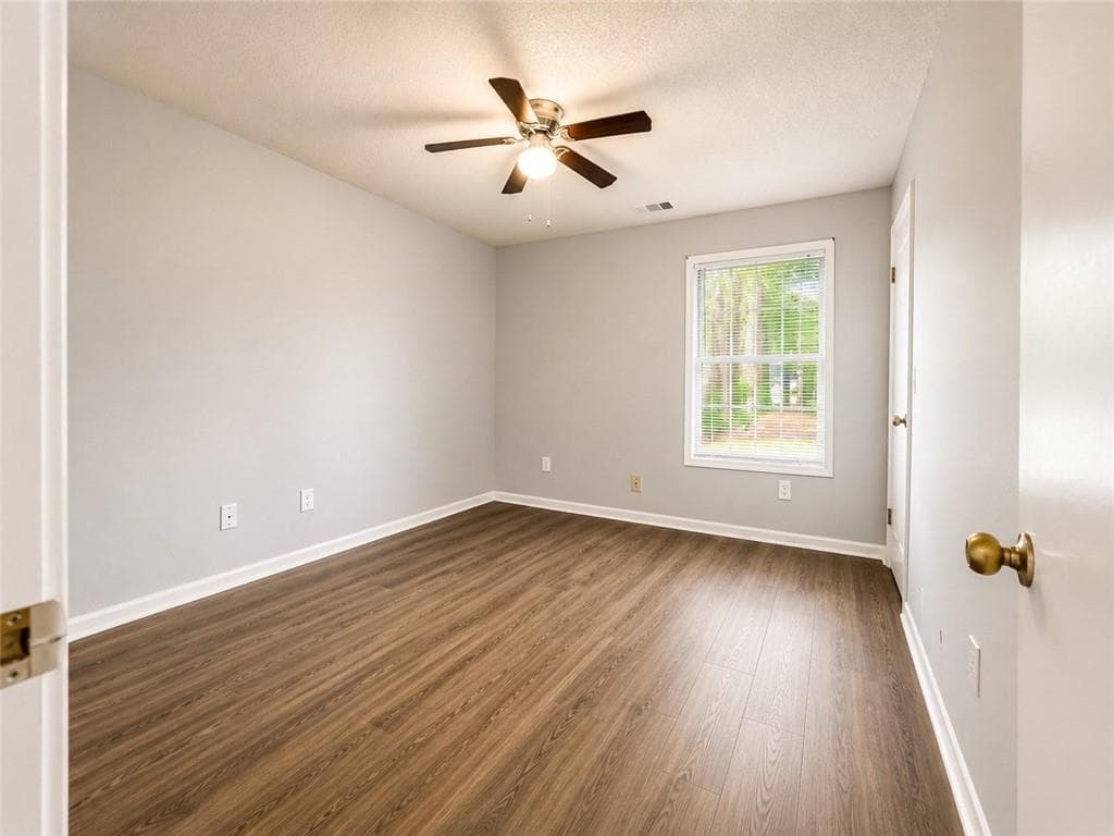 3 bedroom, 2 bathroom, 1,681 sq ft single family residence for rent at 4798 Kings Crossing Drive, Kennesaw, GA 30144 for $2,100 a month — photo 7
