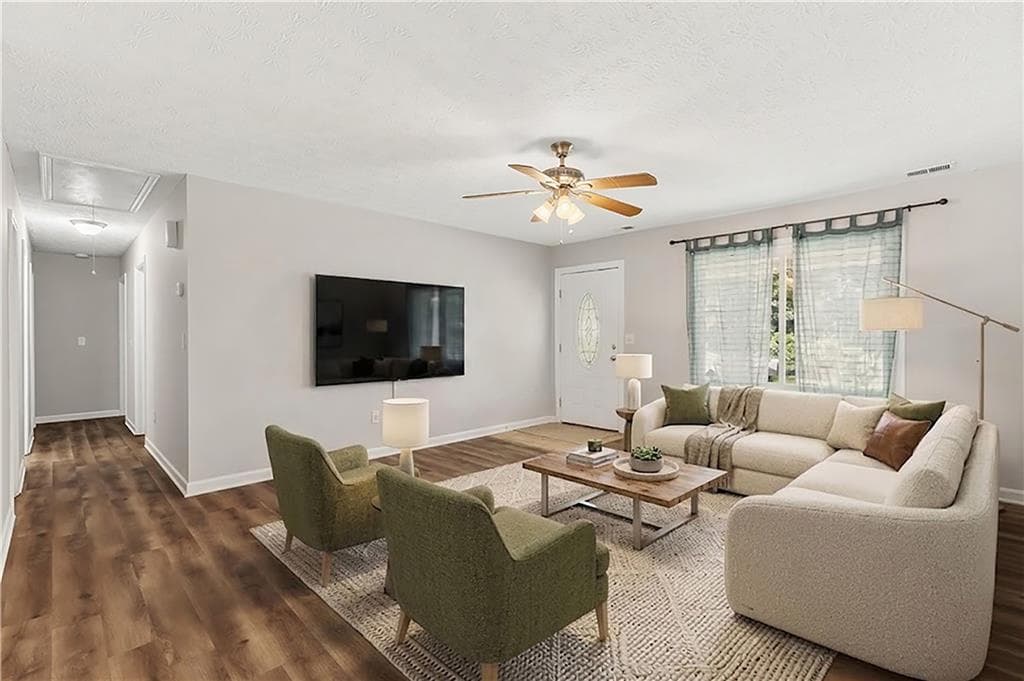 4 bedroom, 2 bathroom, 2,100 sq ft single family residence for sale at 3733 Memorial Parkway, Kennesaw, GA 30152 — photo 3