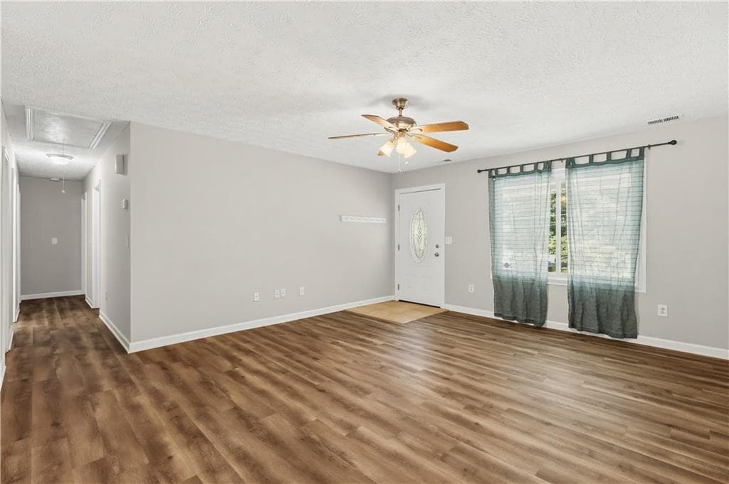 4 bedroom, 2 bathroom, 2,100 sq ft single family residence for sale at 3733 Memorial Parkway, Kennesaw, GA 30152 — photo 9