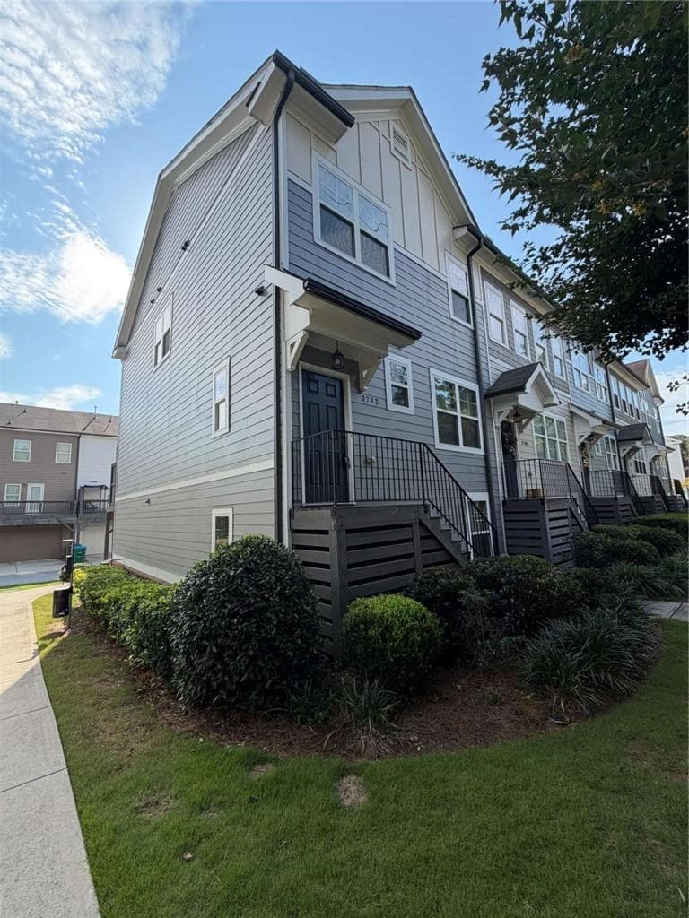 3 bedroom, 4 bathroom, 1,926 sq ft townhouse for rent at 3782 Oxford Circle, Doraville, GA 30340 for $2,800 a month — photo 2