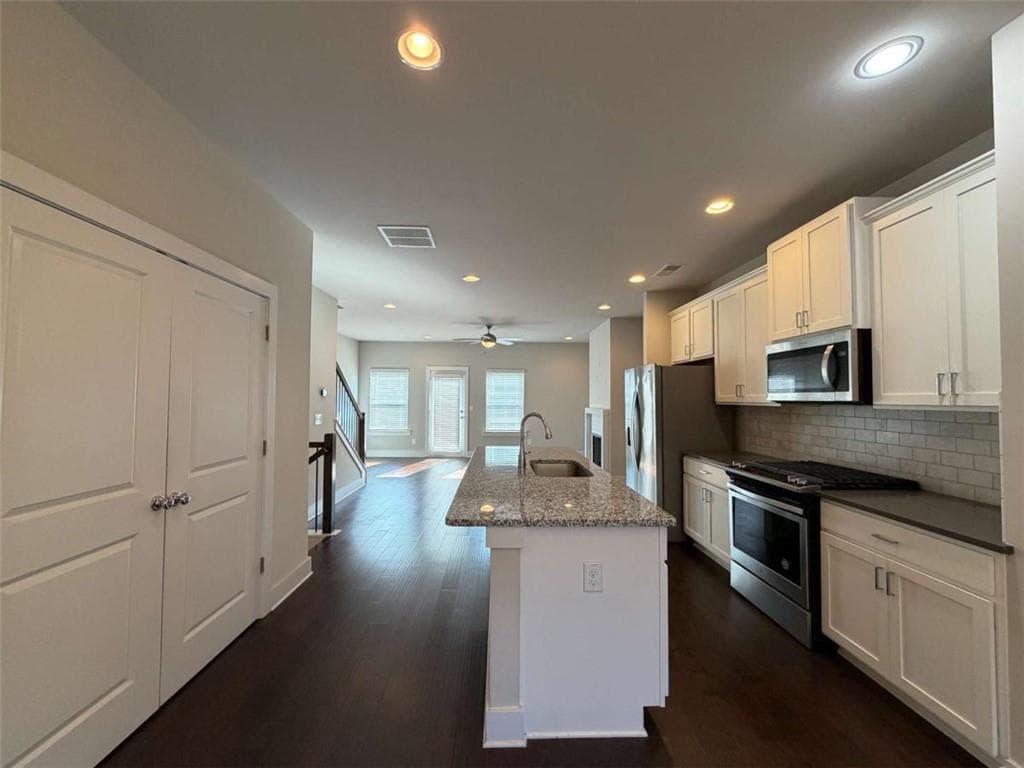 3 bedroom, 4 bathroom, 1,926 sq ft townhouse for rent at 3782 Oxford Circle, Doraville, GA 30340 for $2,800 a month — photo 7