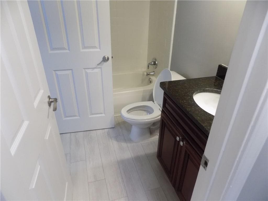 2 bedroom, 2 bathroom, 1,083 sq ft condominium for sale at 3110 Santa Fe Parkway, Sandy Springs, GA 30350 — photo 9